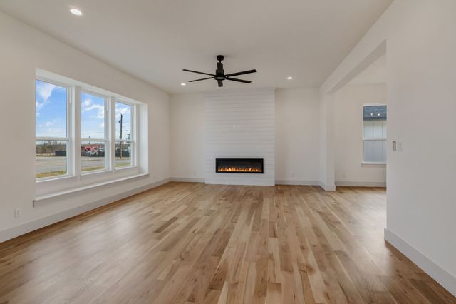 205 W 7th Street, Justin, TX 76247