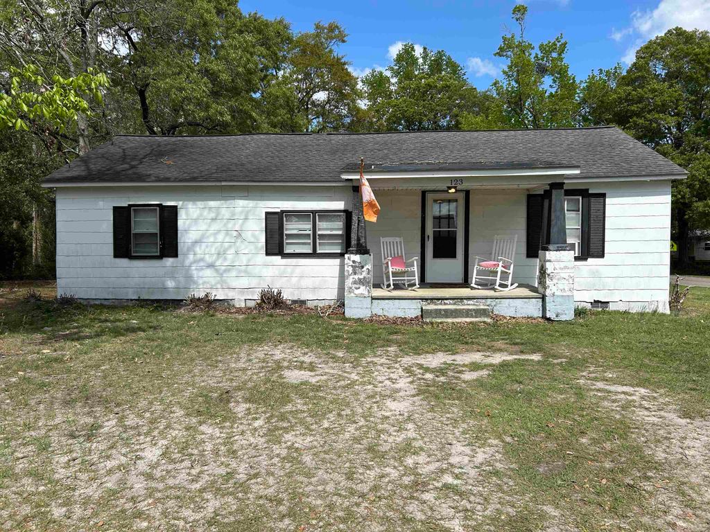 123 E Pine St., Johnsonville, SC 29555