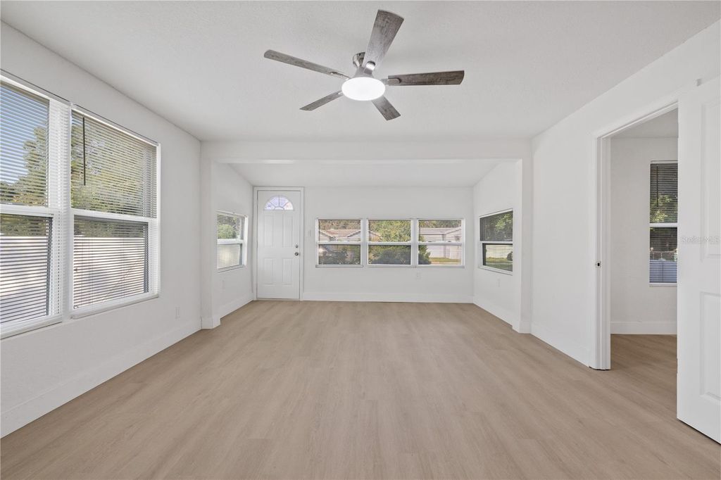 Image 5 of property listing at 8714 N BLVD, Tampa, FL 33604
