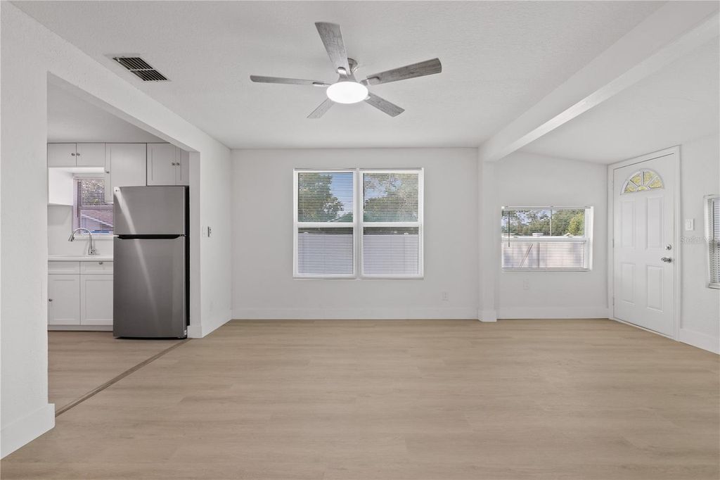 Image 7 of property listing at 8714 N BLVD, Tampa, FL 33604