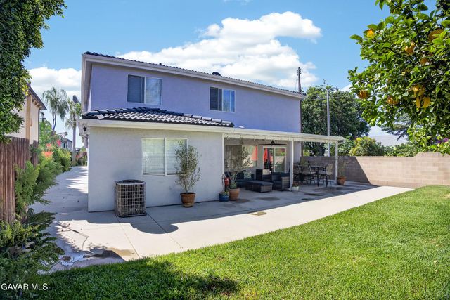 15553 Cobalt Street, Sylmar, CA 91342