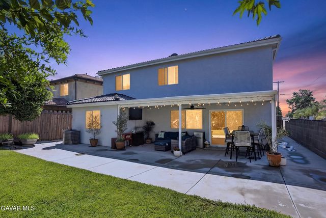 15553 Cobalt Street, Sylmar, CA 91342