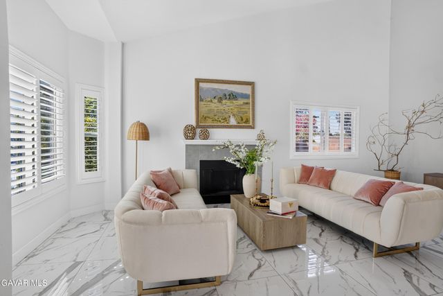 15553 Cobalt Street, Sylmar, CA 91342