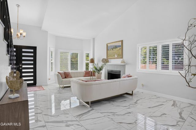 15553 Cobalt Street, Sylmar, CA 91342