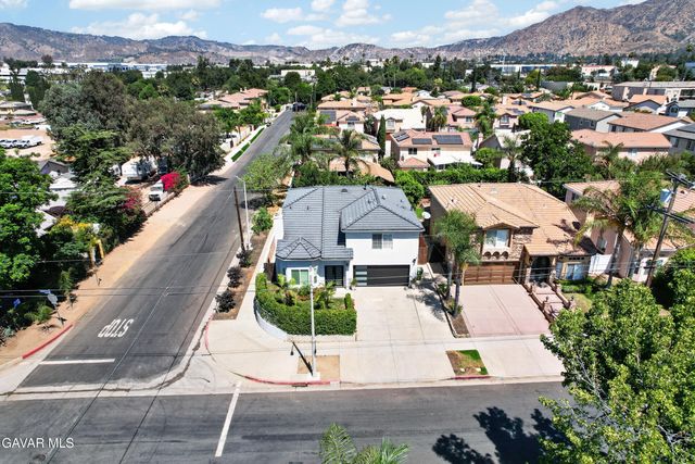 15553 Cobalt Street, Sylmar, CA 91342