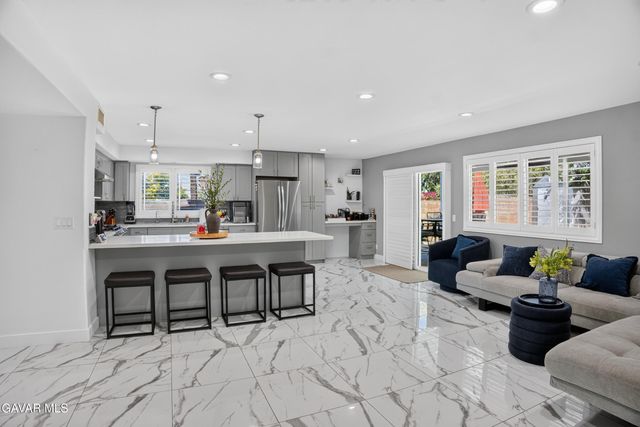 15553 Cobalt Street, Sylmar, CA 91342