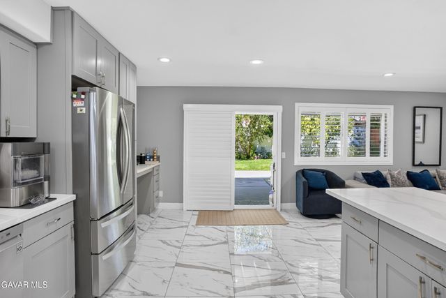 15553 Cobalt Street, Sylmar, CA 91342