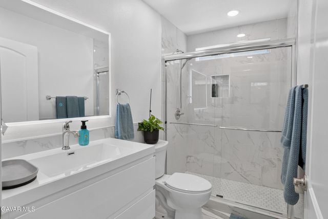 15553 Cobalt Street, Sylmar, CA 91342