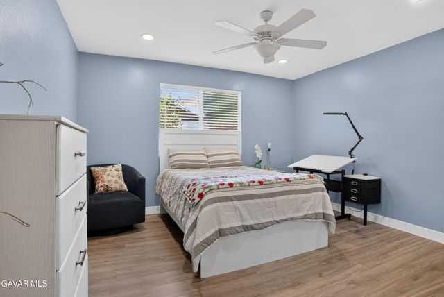 15553 Cobalt Street, Sylmar, CA 91342