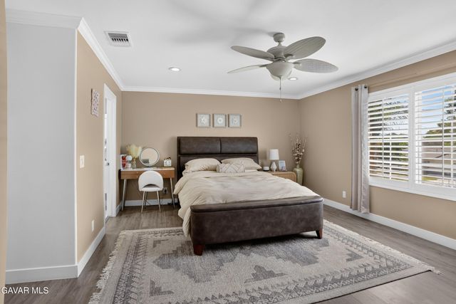 15553 Cobalt Street, Sylmar, CA 91342