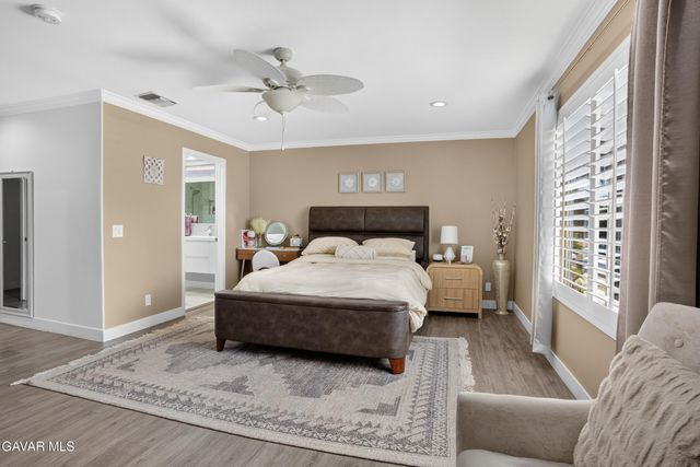 15553 Cobalt Street, Sylmar, CA 91342