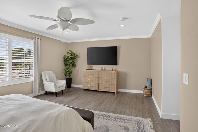 15553 Cobalt Street, Sylmar, CA 91342