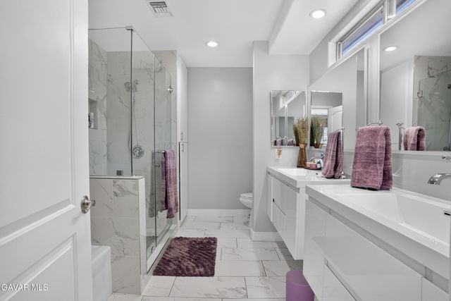 15553 Cobalt Street, Sylmar, CA 91342
