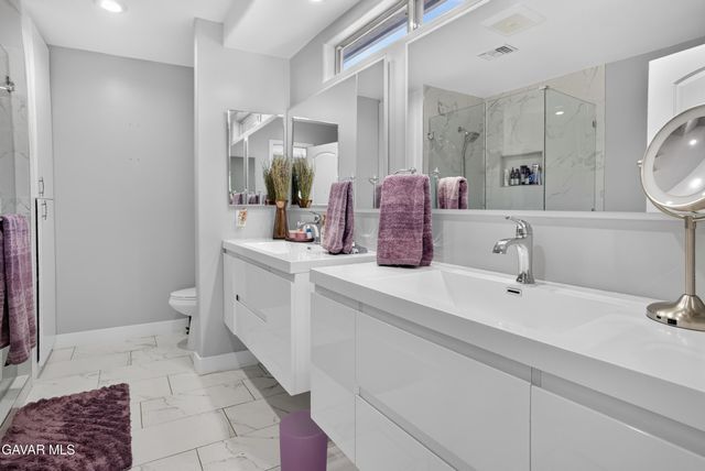 15553 Cobalt Street, Sylmar, CA 91342