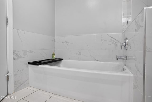 15553 Cobalt Street, Sylmar, CA 91342