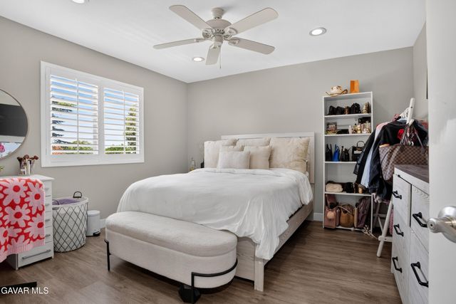 15553 Cobalt Street, Sylmar, CA 91342