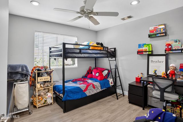15553 Cobalt Street, Sylmar, CA 91342