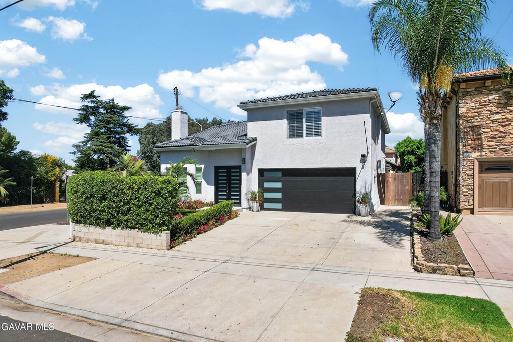 15553 Cobalt Street, Sylmar, CA 91342