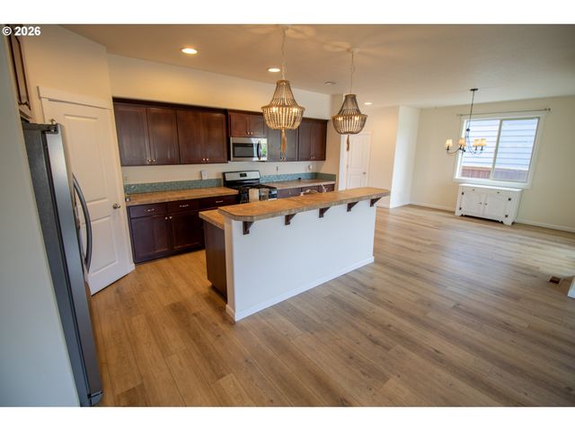 506 N 39TH Pl, Ridgefield, WA 98642