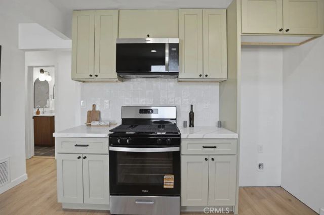 21045 Blythe Street, Canoga Park, CA 91304