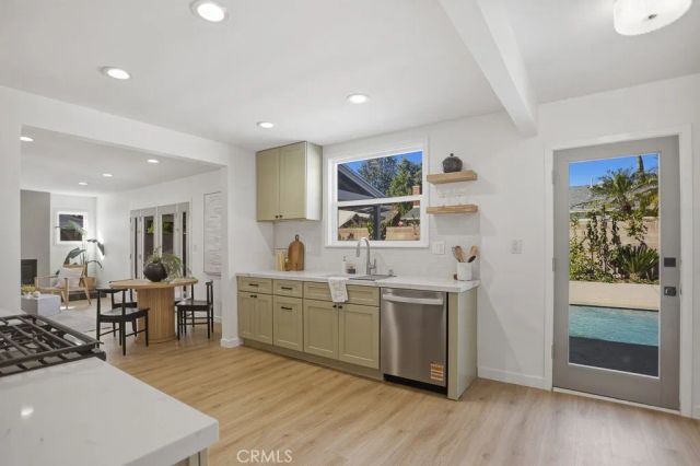 21045 Blythe Street, Canoga Park, CA 91304