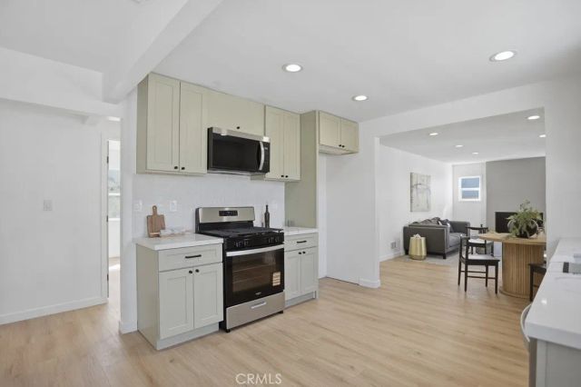 21045 Blythe Street, Canoga Park, CA 91304