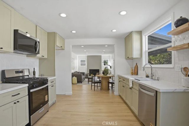 21045 Blythe Street, Canoga Park, CA 91304