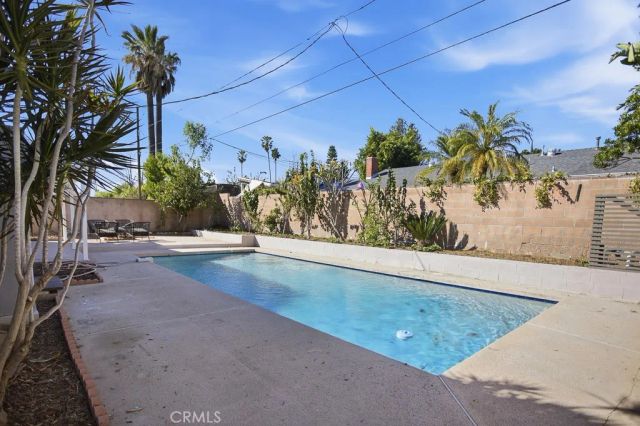 21045 Blythe Street, Canoga Park, CA 91304
