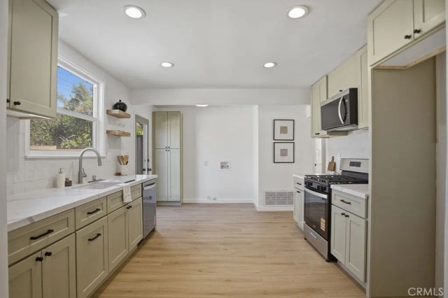 21045 Blythe Street, Canoga Park, CA 91304