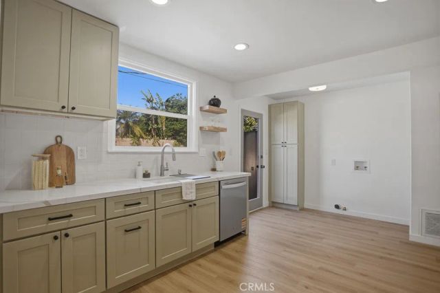 21045 Blythe Street, Canoga Park, CA 91304