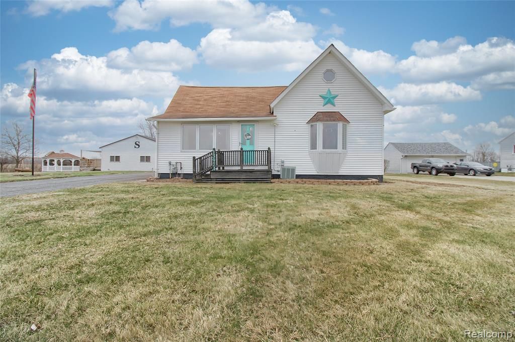 13974 Carleton West Road, Carleton, MI 48117