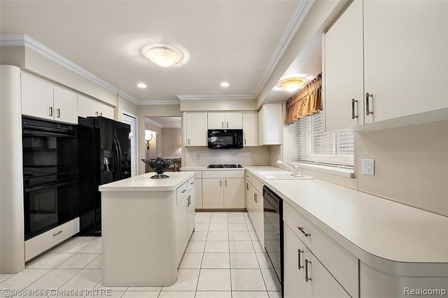 43159 La Bouquet Court, Sterling Heights, MI 48314