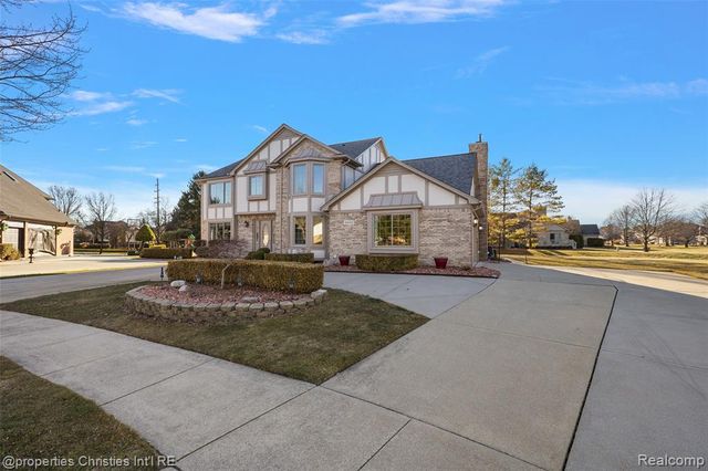 43159 La Bouquet Court, Sterling Heights, MI 48314
