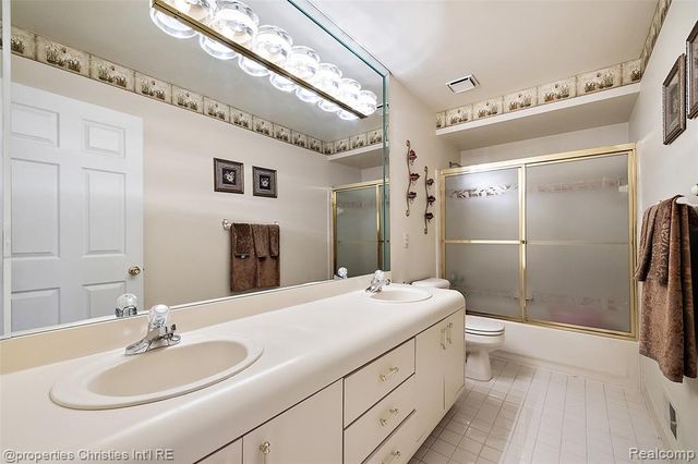 43159 La Bouquet Court, Sterling Heights, MI 48314