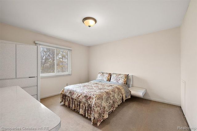 43159 La Bouquet Court, Sterling Heights, MI 48314