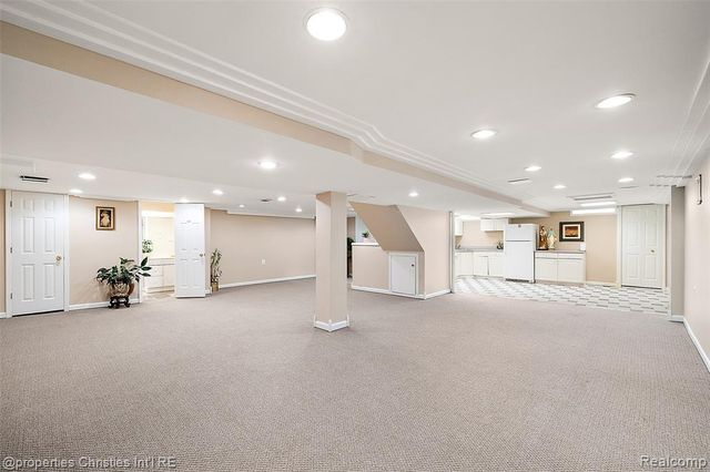 43159 La Bouquet Court, Sterling Heights, MI 48314