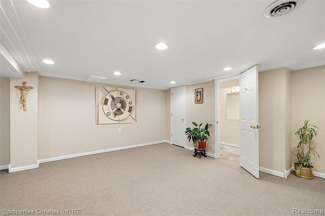 43159 La Bouquet Court, Sterling Heights, MI 48314