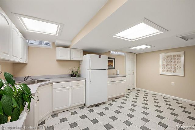 43159 La Bouquet Court, Sterling Heights, MI 48314