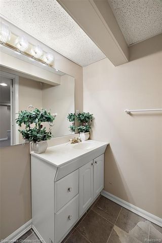 43159 La Bouquet Court, Sterling Heights, MI 48314