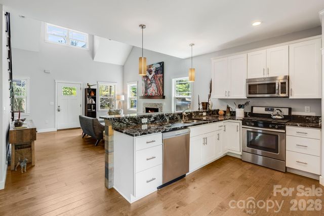 35 Emmett Lane, Asheville, NC 28806