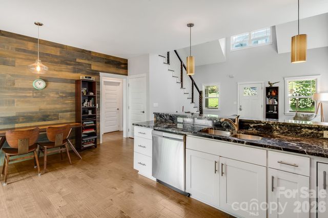 35 Emmett Lane, Asheville, NC 28806