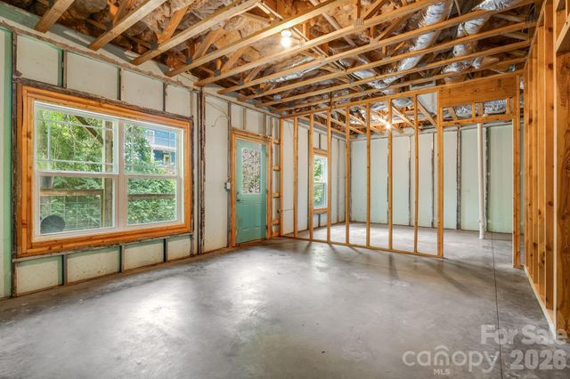 35 Emmett Lane, Asheville, NC 28806