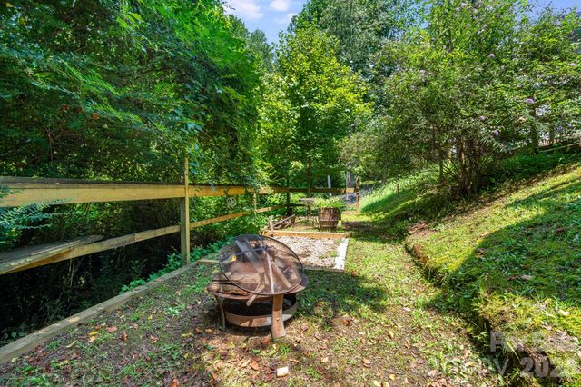 35 Emmett Lane, Asheville, NC 28806