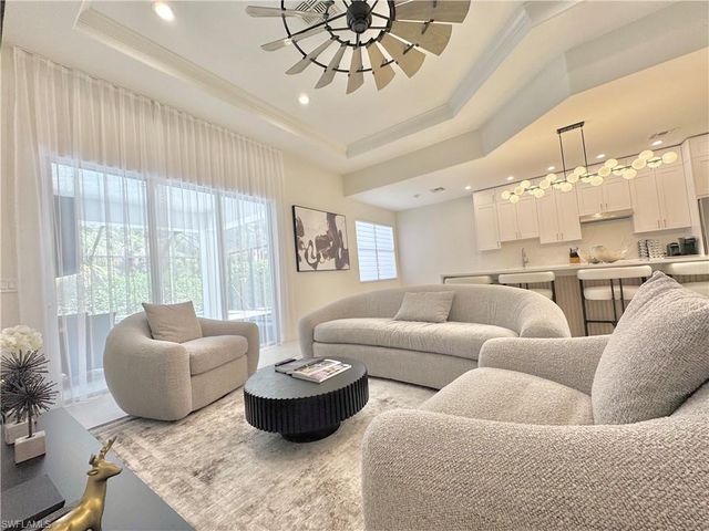 12667 Biscayne CT, Naples, FL 34105