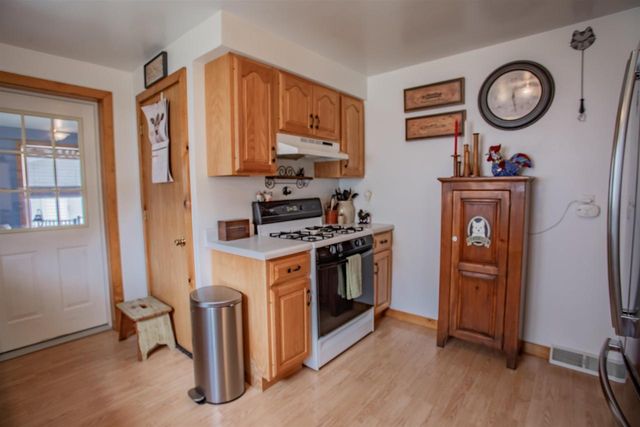 817 DOVE STREET, Oshkosh, WI 54901