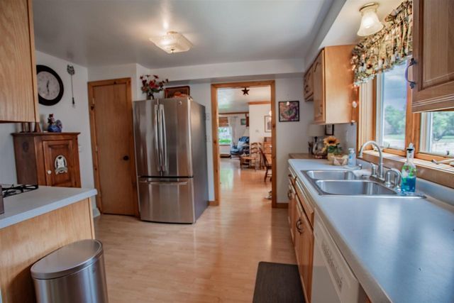 817 DOVE STREET, Oshkosh, WI 54901