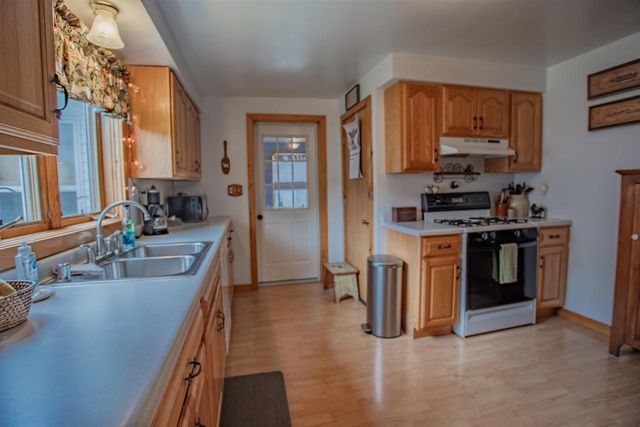 817 DOVE STREET, Oshkosh, WI 54901