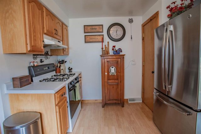 817 DOVE STREET, Oshkosh, WI 54901