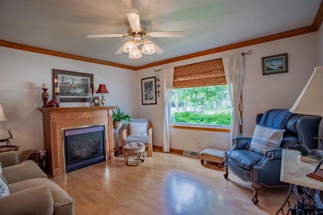 817 DOVE STREET, Oshkosh, WI 54901