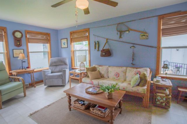 817 DOVE STREET, Oshkosh, WI 54901